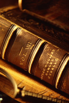 Traditional Publishing vs. Self-Publishing—Pros and Cons